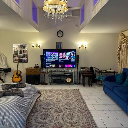Amazing Gantshill Studio Annexe & Free Parking Redbridge Buitenkant foto