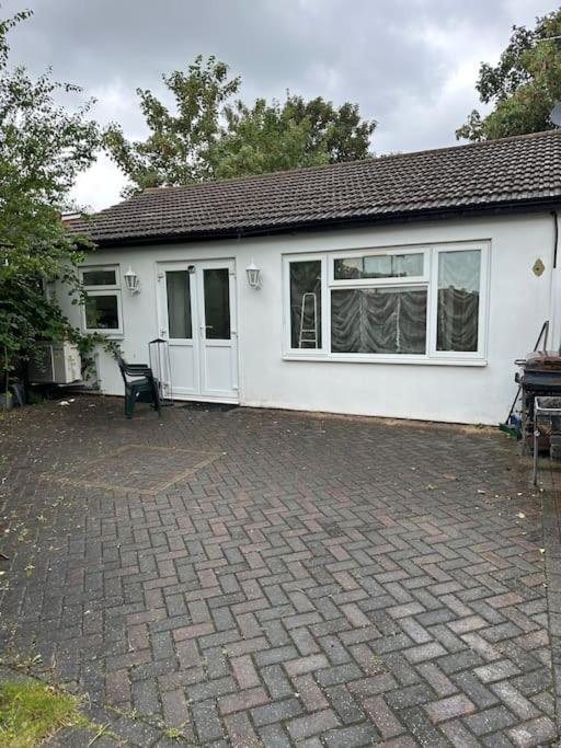 Amazing Gantshill Studio Annexe & Free Parking Redbridge Buitenkant foto